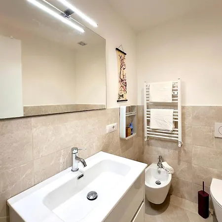 Kiran Lounge